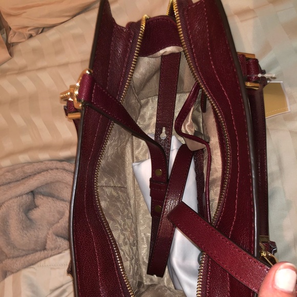 Michael kors burgundy bag 💼 - Picture 2 of 5